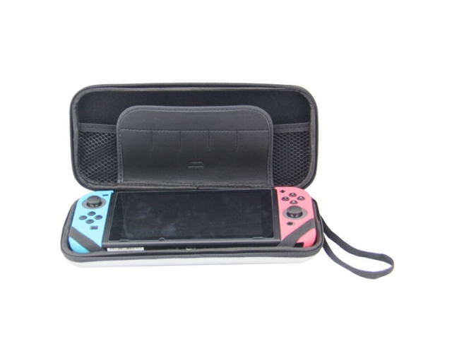 FUNDA ESTUCHE TRANSPORTE PROTECTORA RIGIDA NINTENDO SWITCH diseño nes. PROTEGE LA CONSOLA CUANDO NO LA ESTAS USANDO O PARA TRANSPORTARLA SIN RIESGOS